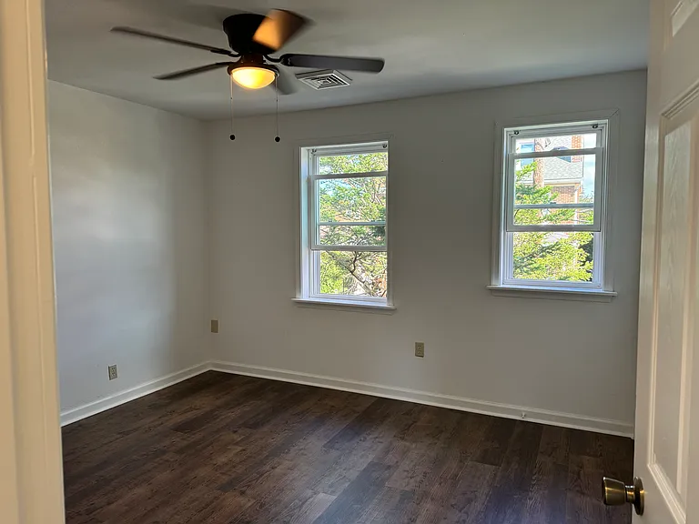 554 Hand Ave — Photo 9