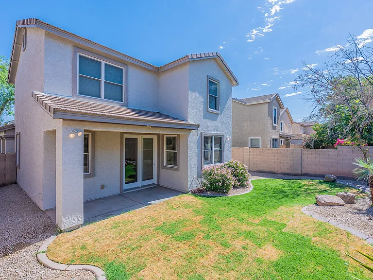 2225 E Sunland Ave — Photo 36