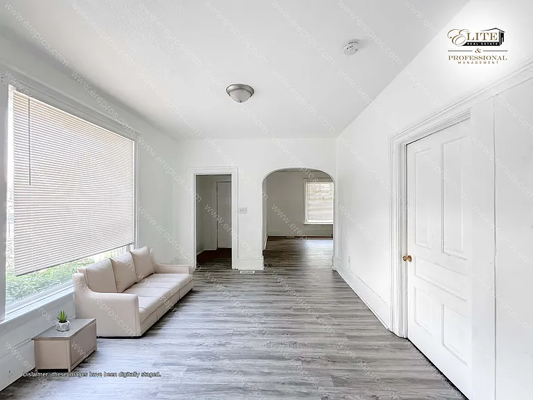 836 E Shiawassee St #1 — Photo 3