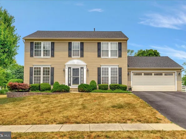 19 Amanda Cir, Bear, DE 19701