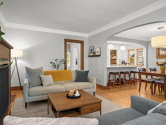 5th image of 4036 20th Ave S