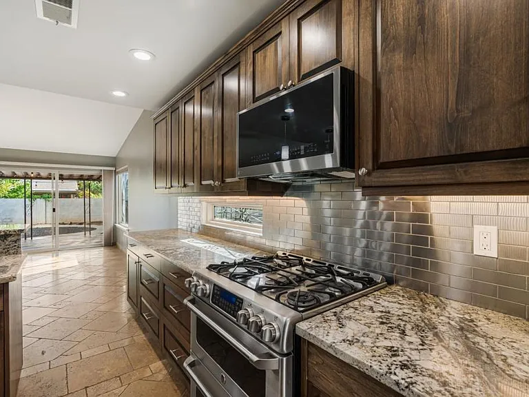 6612 Christy Ave NE — Photo 20