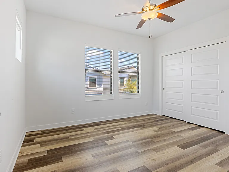 1114 N Olive St — Photo 25