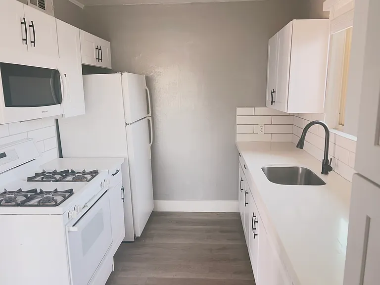 20 W University Dr #B — Photo 7