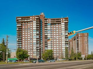 145 SW Point Dr NW #305, Calgary, AB T3B4W1