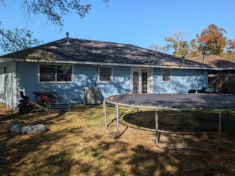 4910 Wales Dr — Photo 9