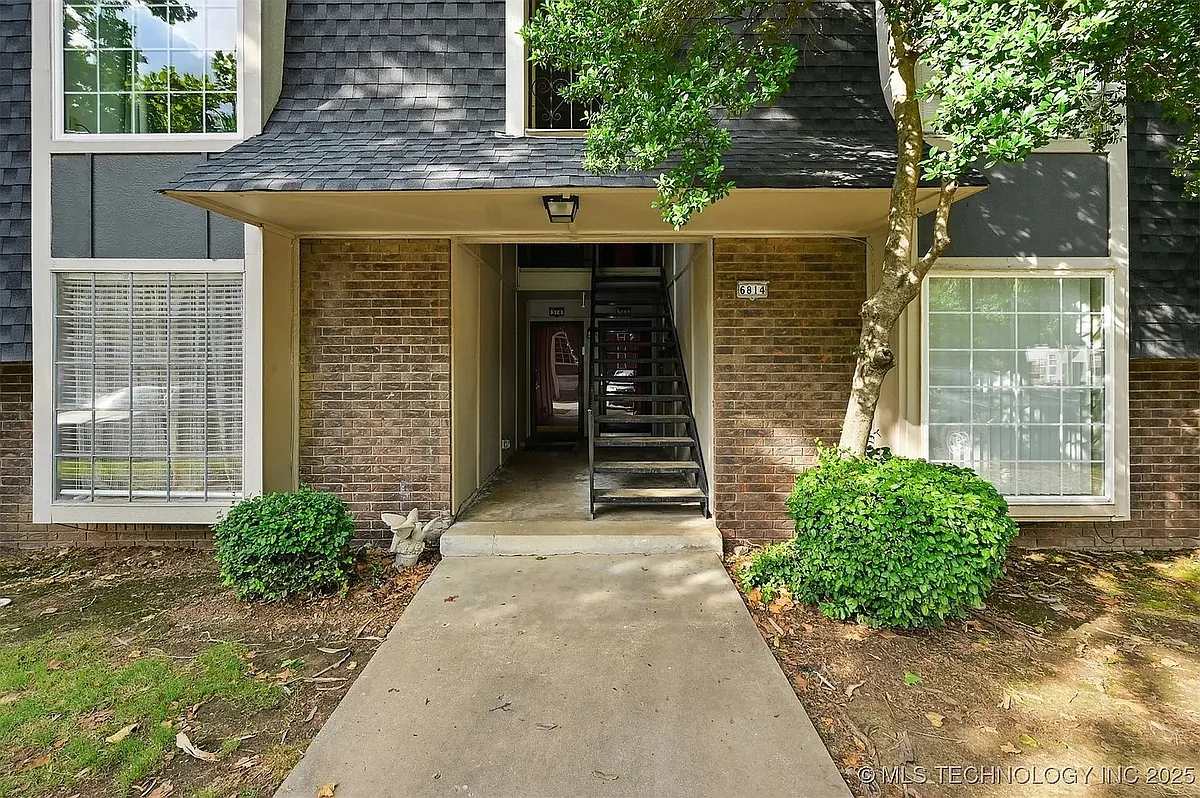 Building Photo - 6814 S Toledo Ave #414