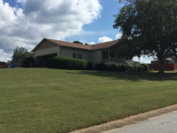 61 River Rdg, Carrollton, GA 30117
