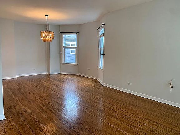 4th image of 5654 W Byron St