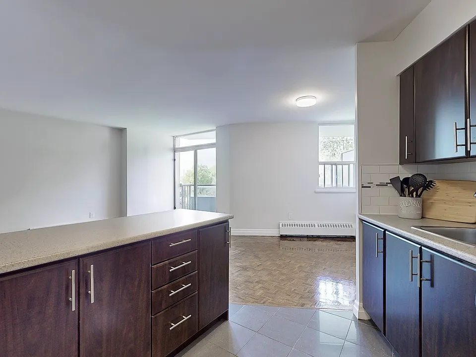 60 Exeter Rd