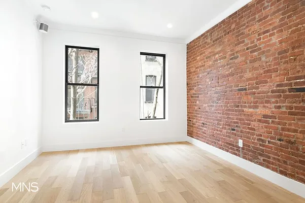 Rented by MNS Marketing | media 20