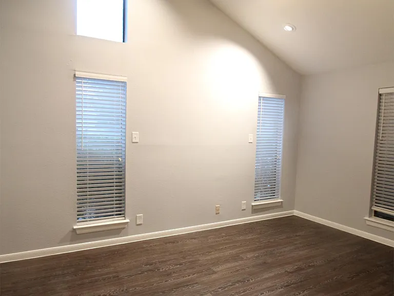 1806 Encino Bnd — Photo 13