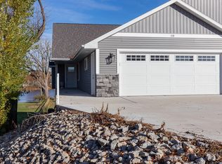 719 Maplewood Rd, Omro, WI 54963