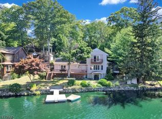 54 Upsala Path, West Milford, NJ