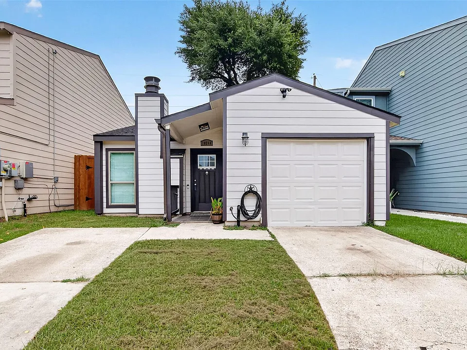 10244 Bridgeland Ln