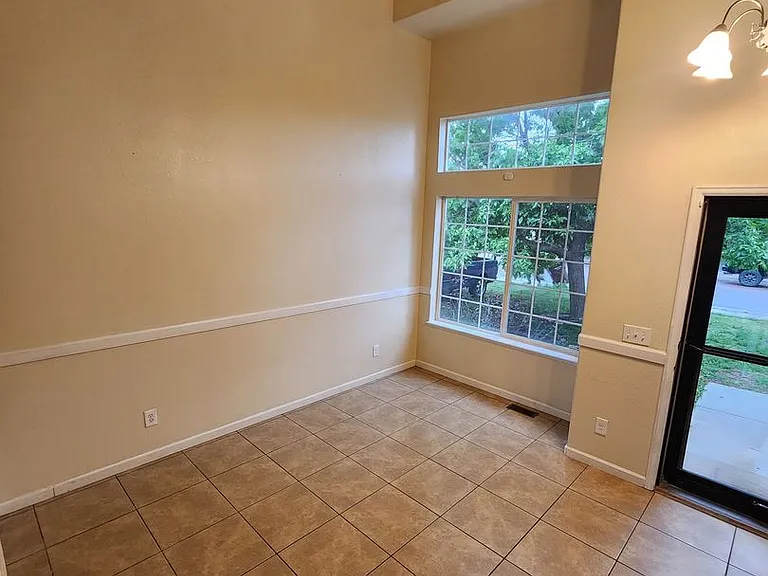 4556 Gunbarrel Dr — Photo 5