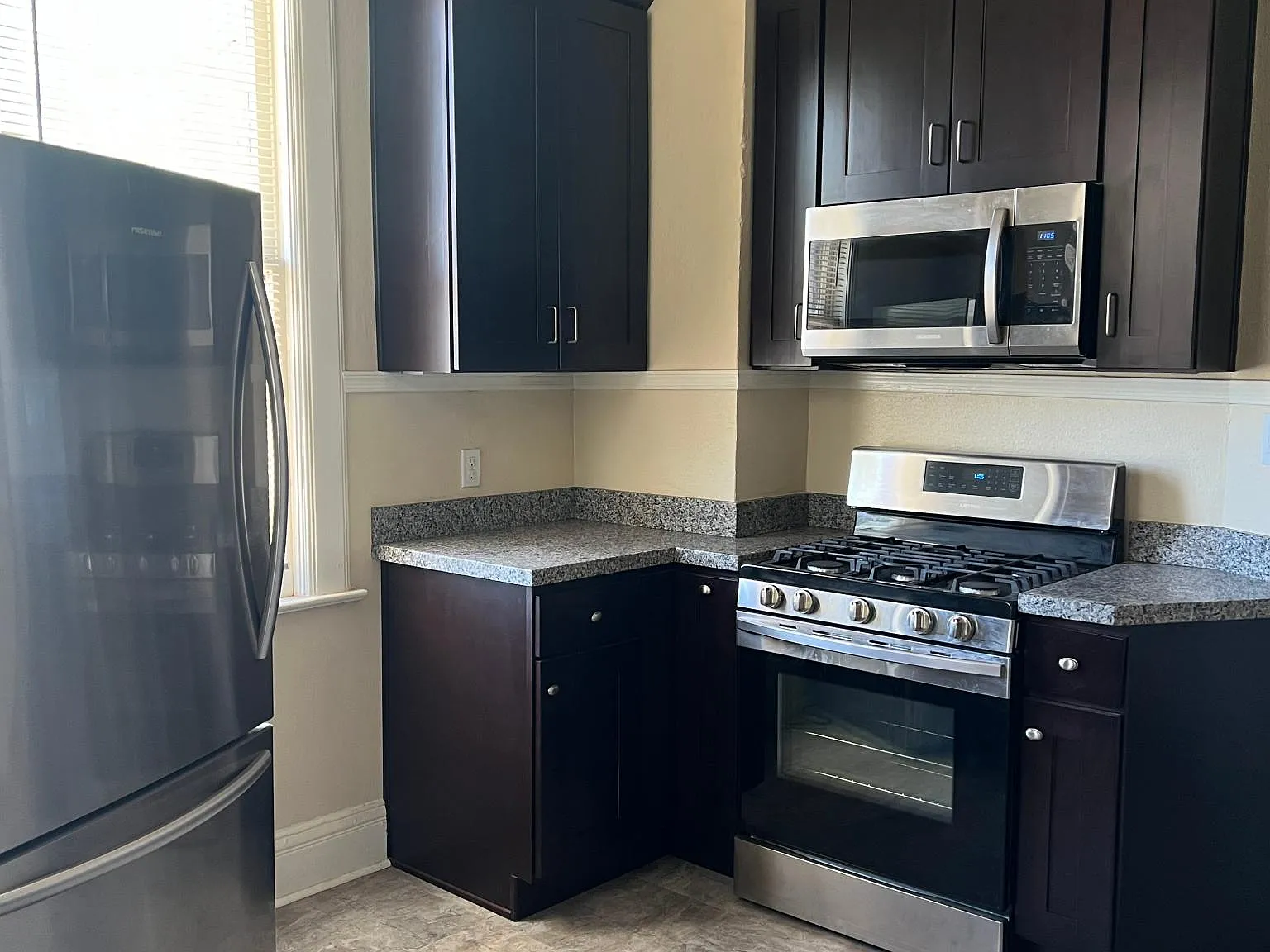 704 E University Blvd — Photo 2