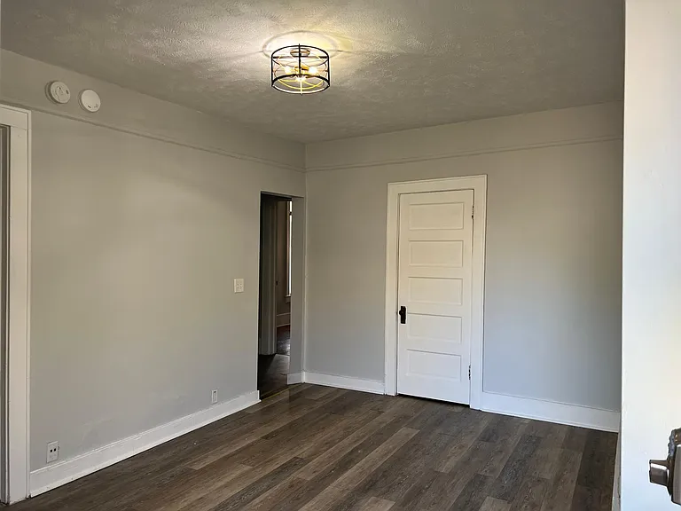 121 Prospect Ave SE #4 — Photo 3