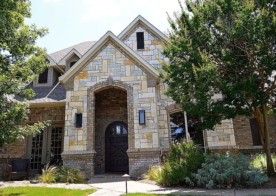 1st image of 406 Golden Oak Ct