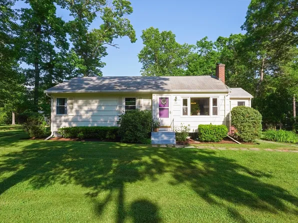 84 Oakland St, Medway, MA 02053