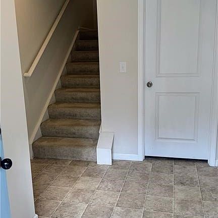 3rd image of 196 Raintree Ln