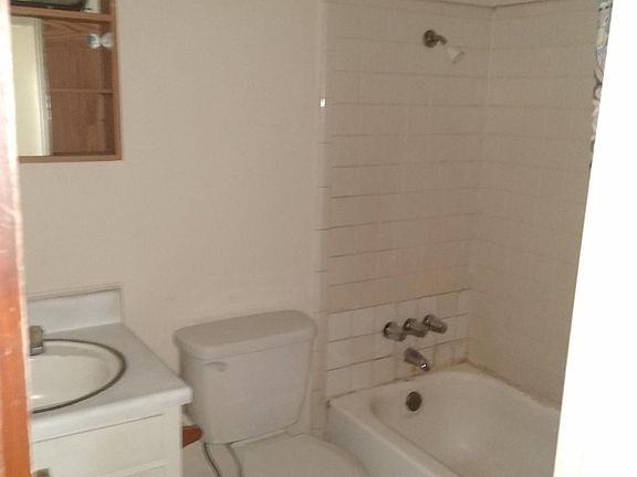 4th image of 2206 Chestwood Dr