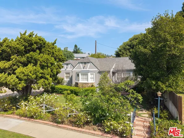 3711 Monon St, Los Angeles, CA 90027