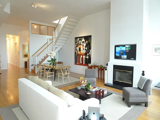 Rented by Sotheby's International Realty | media 16