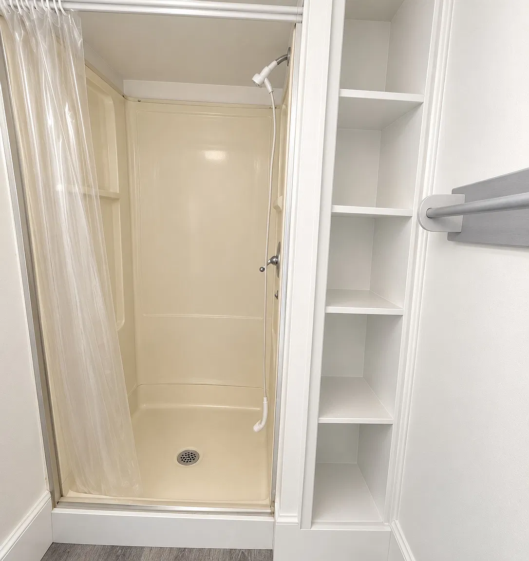 1 bed, $1,695 — Photo 2