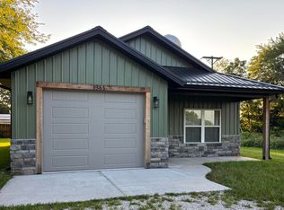 1365 N Coyote Lane St, Morrisville, MO 65710