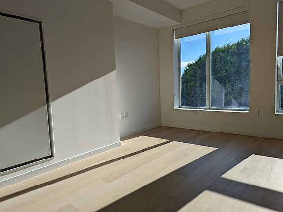3rd image of 1545 Mission St