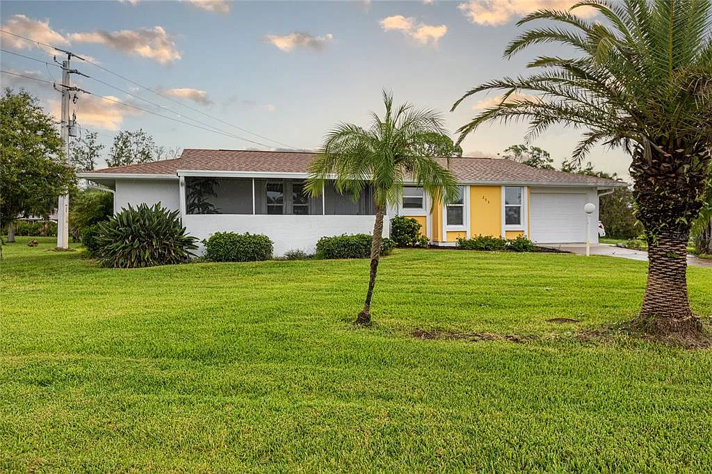 3 bed, 2.0 bath, 1200 sqft, $2,345 — Photo 1