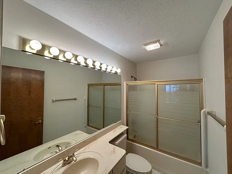 Second full upstairs bathroom
