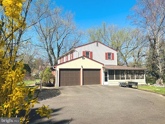 4th image of 1626 Norristown Rd