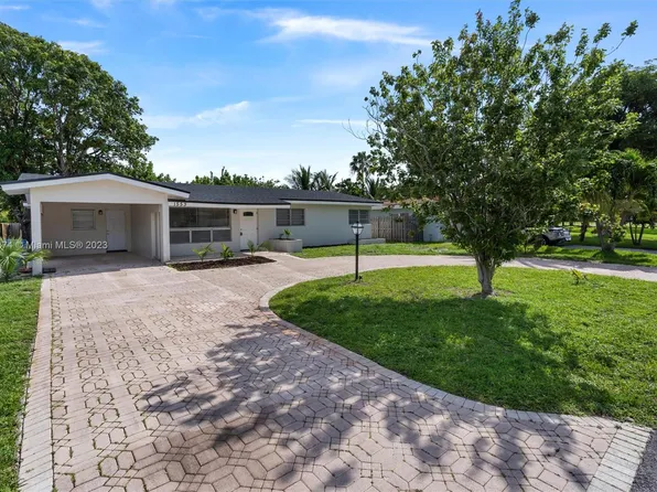1553 NE 46th St, Oakland Park, FL 33334