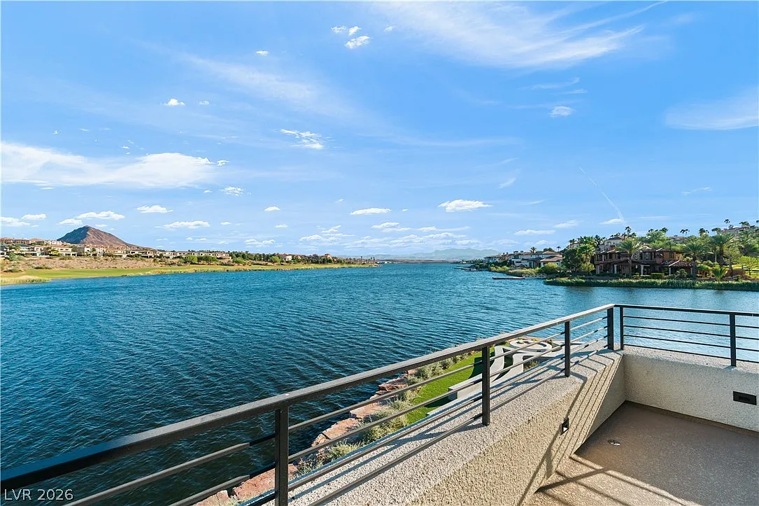 4 bed, 3.5 bath, 3501 sqft, $10,000 — Photo 4