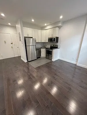 Rented by CNYC Apartments | media 3