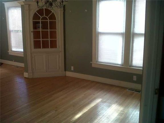 4th image of 438 E Beardsley Ave