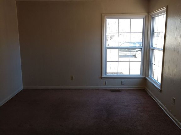 02. 1733 S Fern #1, Living Room (1)