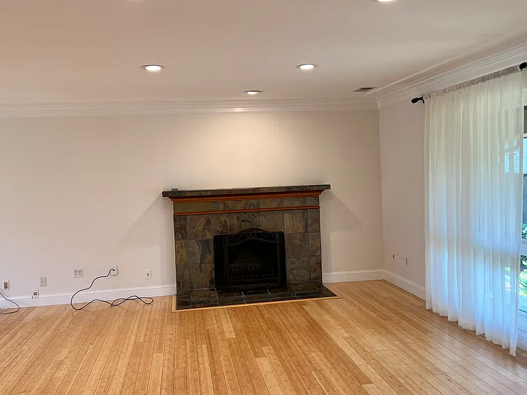 5072 Hawley Ct — Photo 4