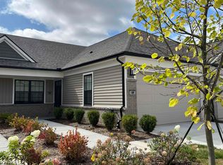 10457 E Pickerel Lake Dr, Brighton, MI 48116