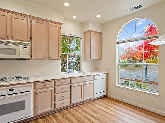3rd image of 851 Glen Miller Drive