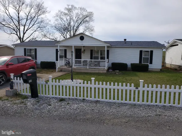151 Miss Staci Dr, Martinsburg, WV 25404
