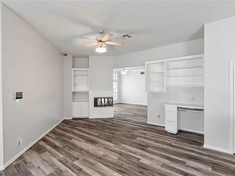 2210 Dorsey St — Photo 6