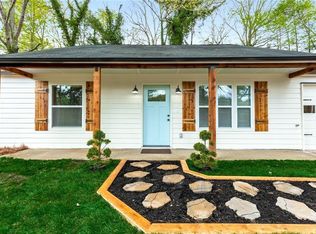 215 Colemans Bluff Dr, Woodstock, GA 30188