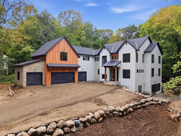 1426 Holdridge Cir, Wayzata, MN 55391
