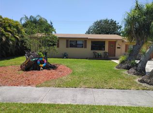 846 W Jasmine Dr, Lake Park, FL 33403
