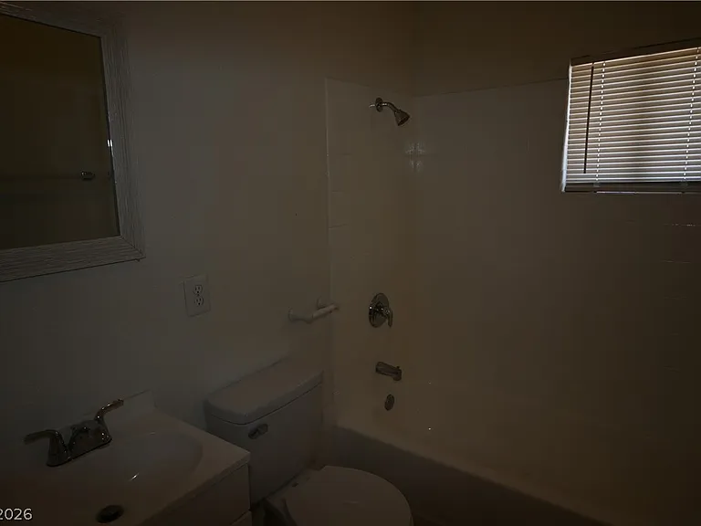 1007 C St #3 — Photo 6