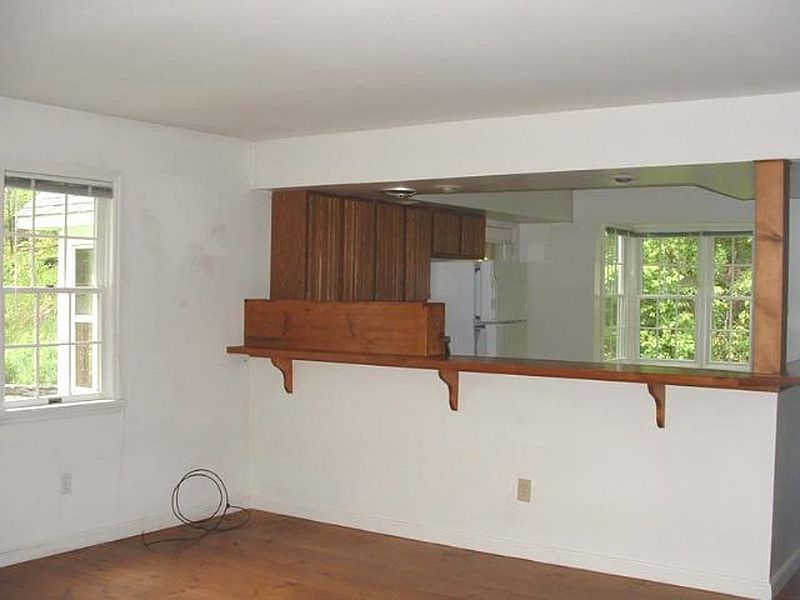 4th image of 725 JUNIPER SWAMP Road