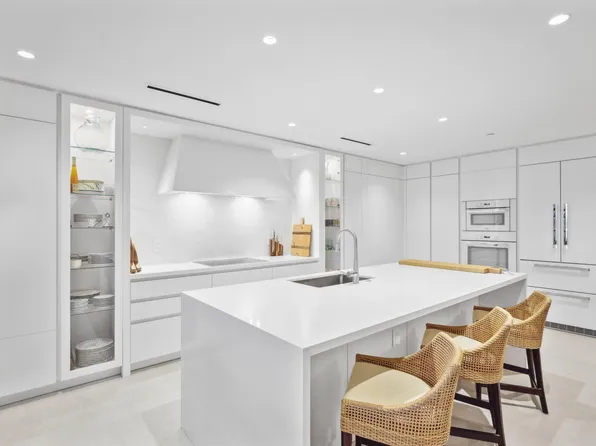 200 SE Mizner Boulevard #407, Boca Raton, FL 33432